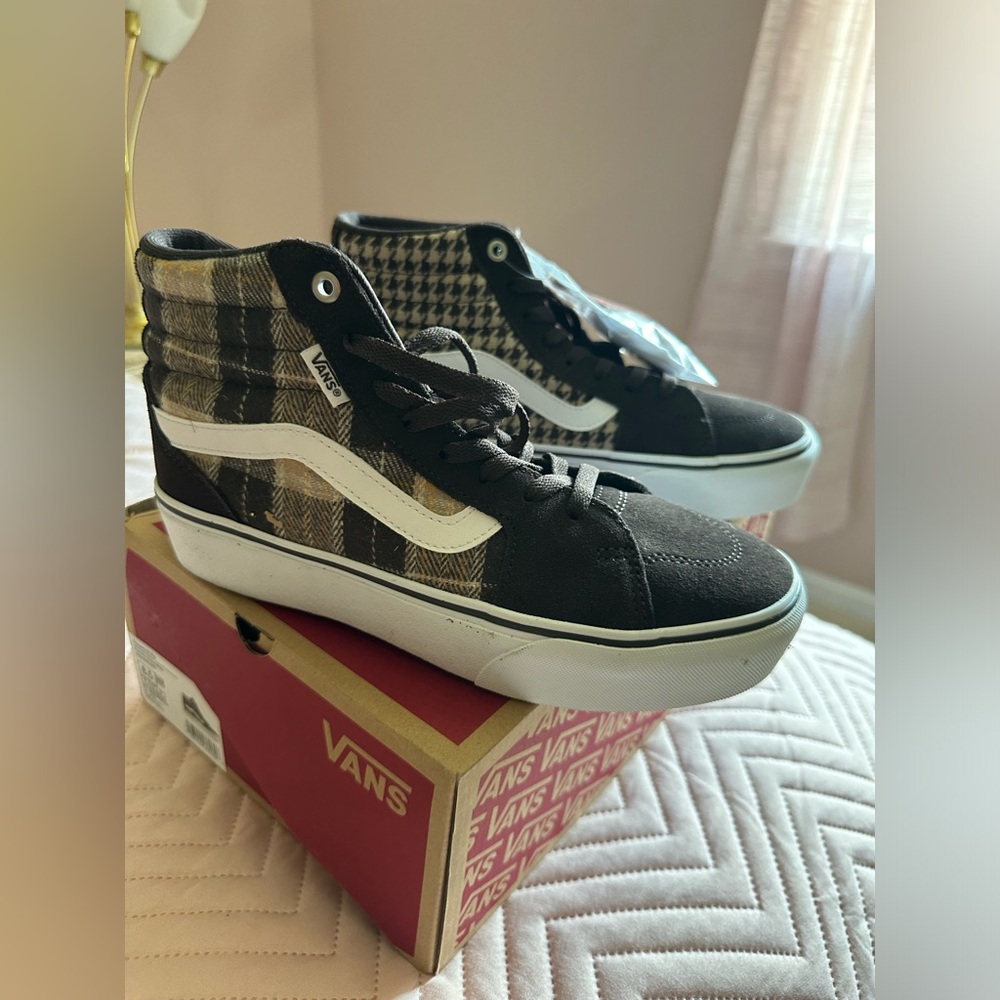 Vans Filmore Hightop Platform Sneaker